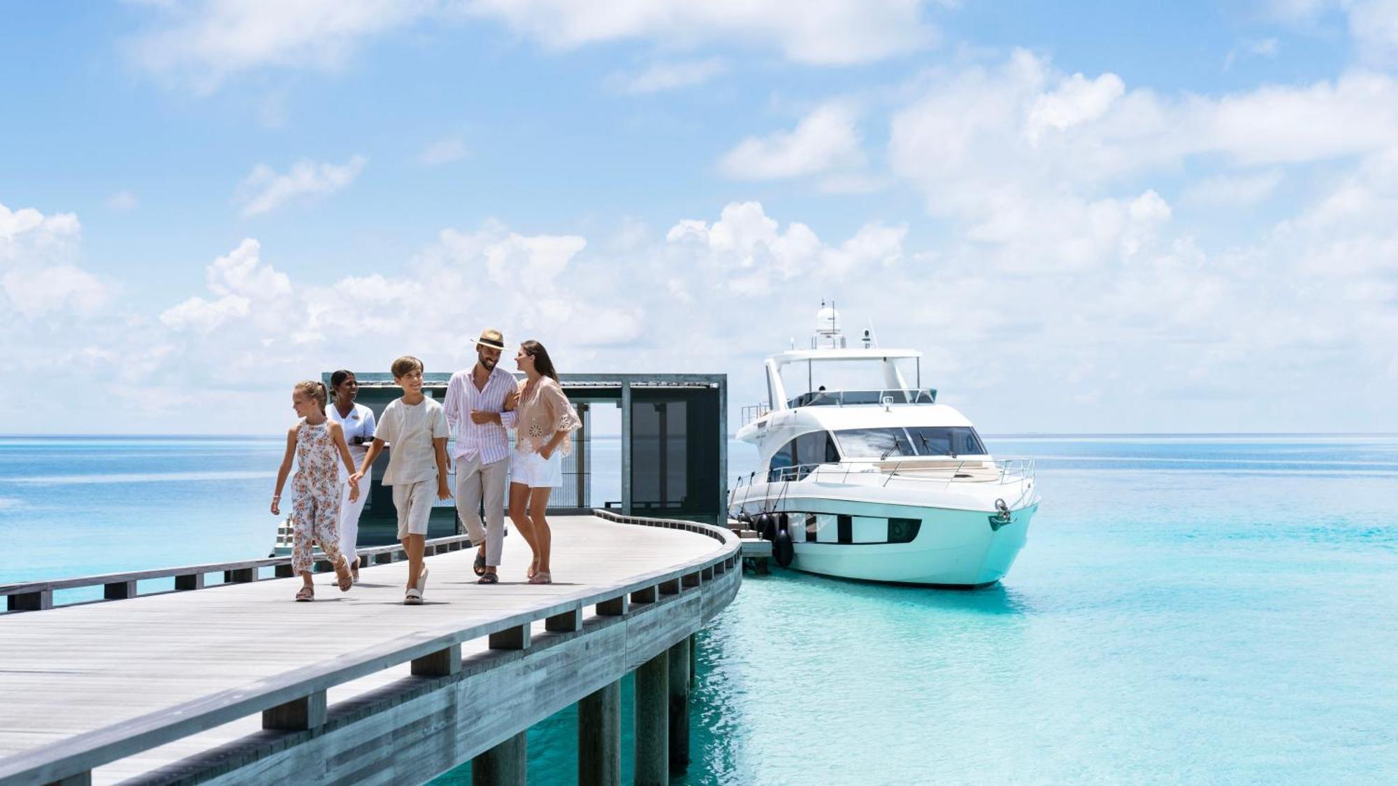 The Ritz-Carlton Maldives, Fari Islands Hotel Gaafaru Exterior photo